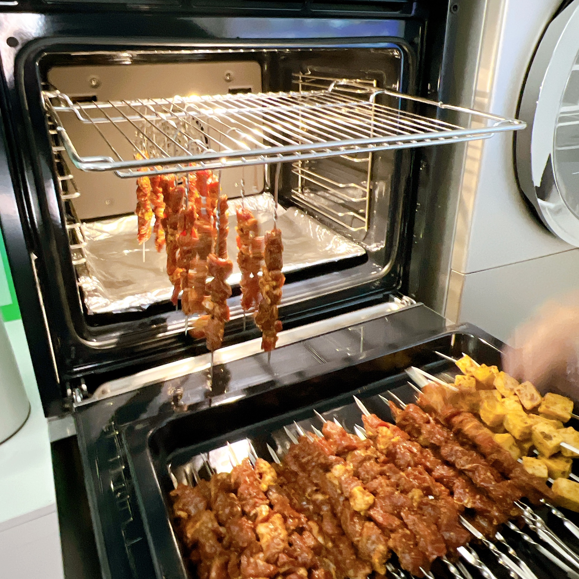 家庭版电烤箱 烤羊肉串的做法 步骤1