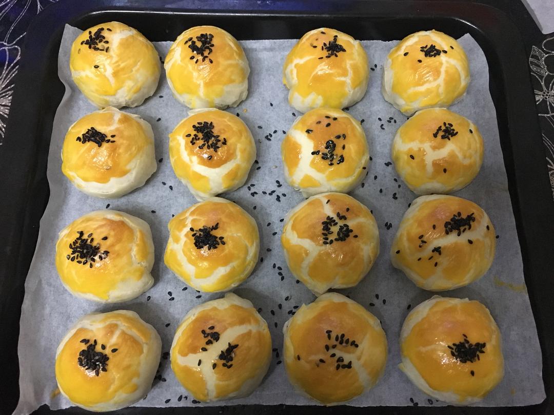 蛋黄酥（超详细步骤）