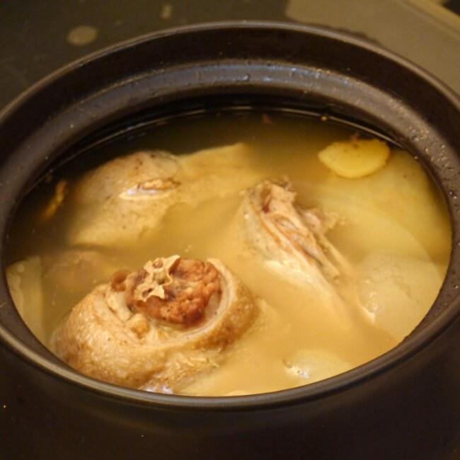 酥梨煨老鸭的做法