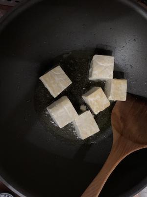 香菇肉末煎豆腐的做法 步骤4