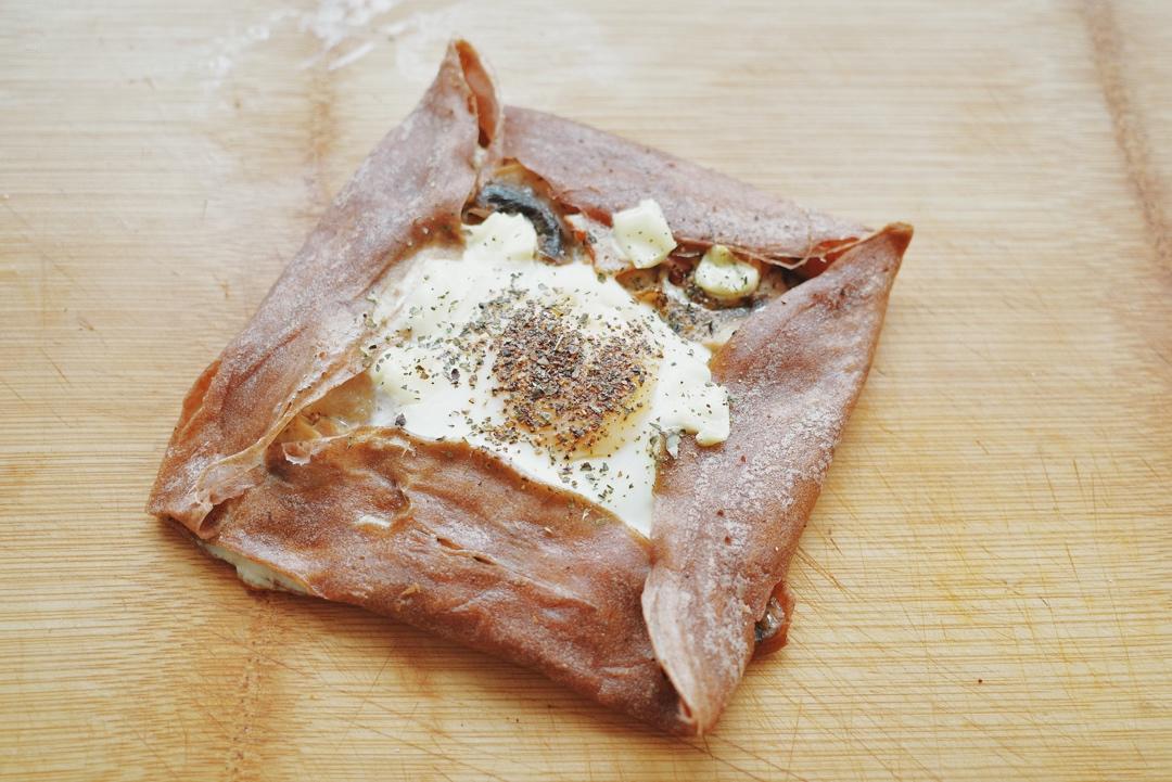 网红全麦口蘑培根烤蛋饼&辣鸡泡菜芝士焗蛋饼【健康一手握】