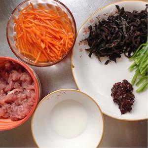 【原创】超下饭的家常川菜-鱼香肉丝（北方口味改良版）的做法 步骤1