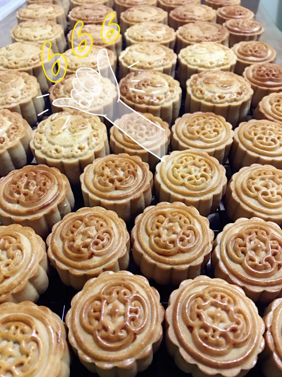 广式月饼—蛋黄莲蓉月饼