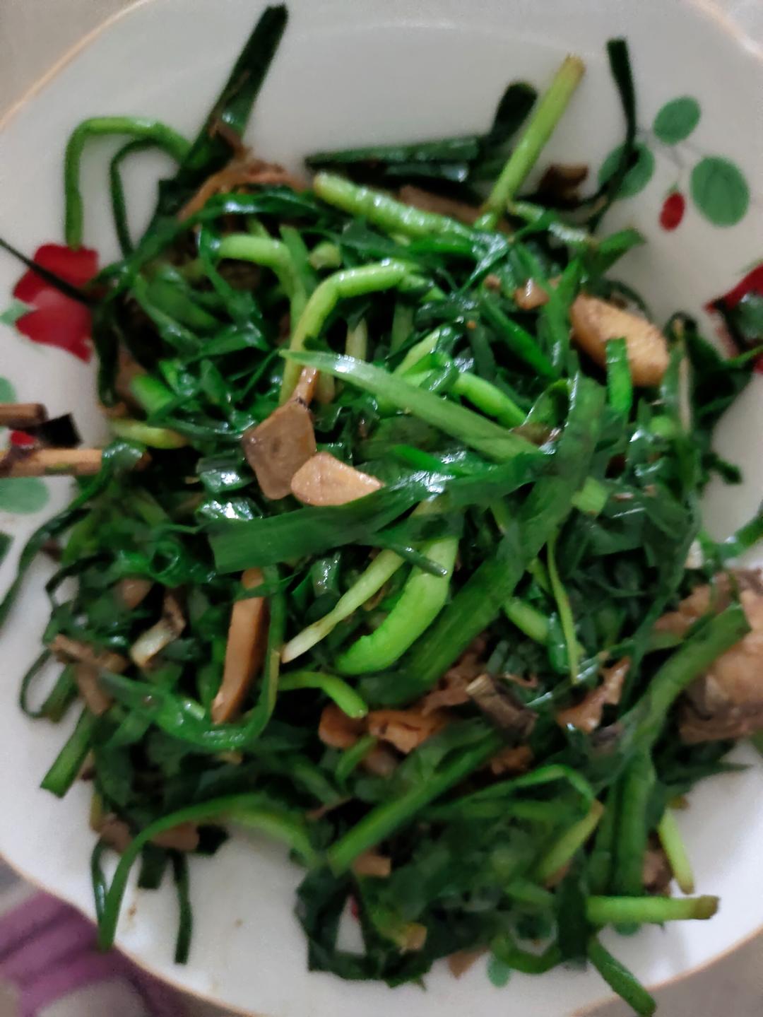 扇贝肉炒韭菜
