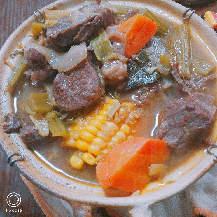 红酒炖牛肉