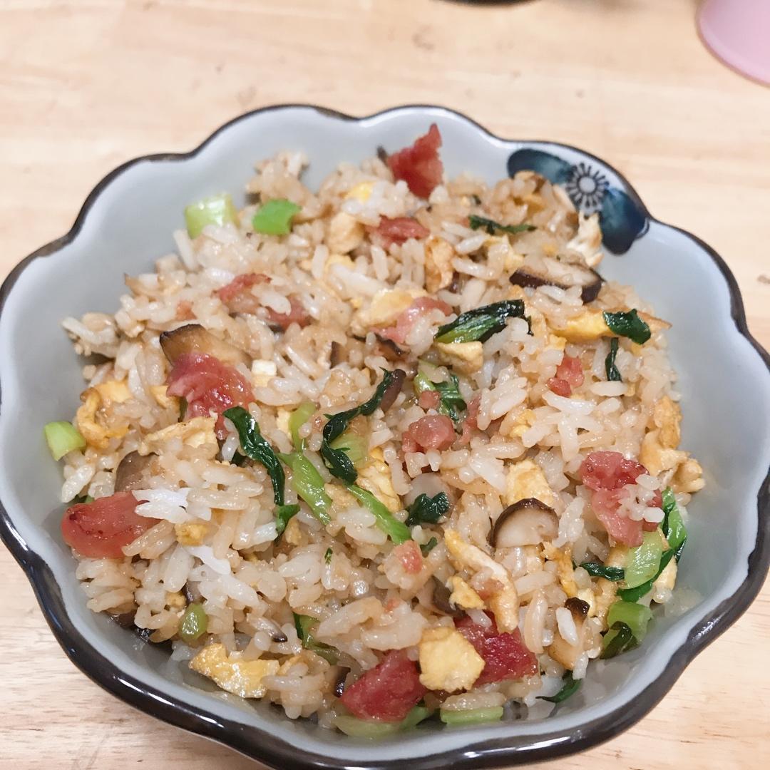 香肠青菜蛋炒饭
