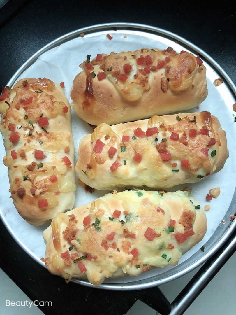 火腿肉松芝士面包