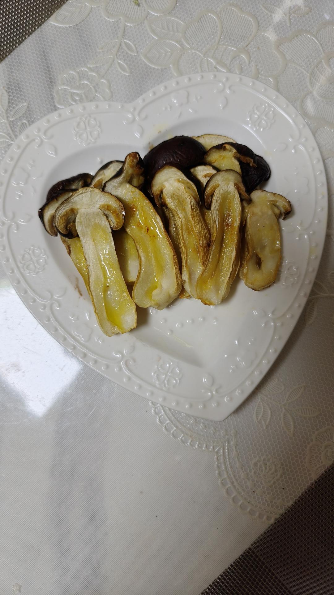 黄油赤松茸🍄
