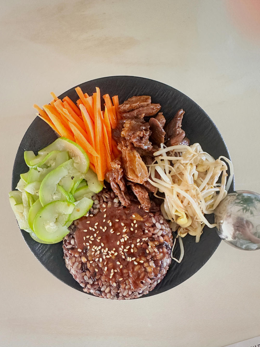 生菜牛肉拌饭