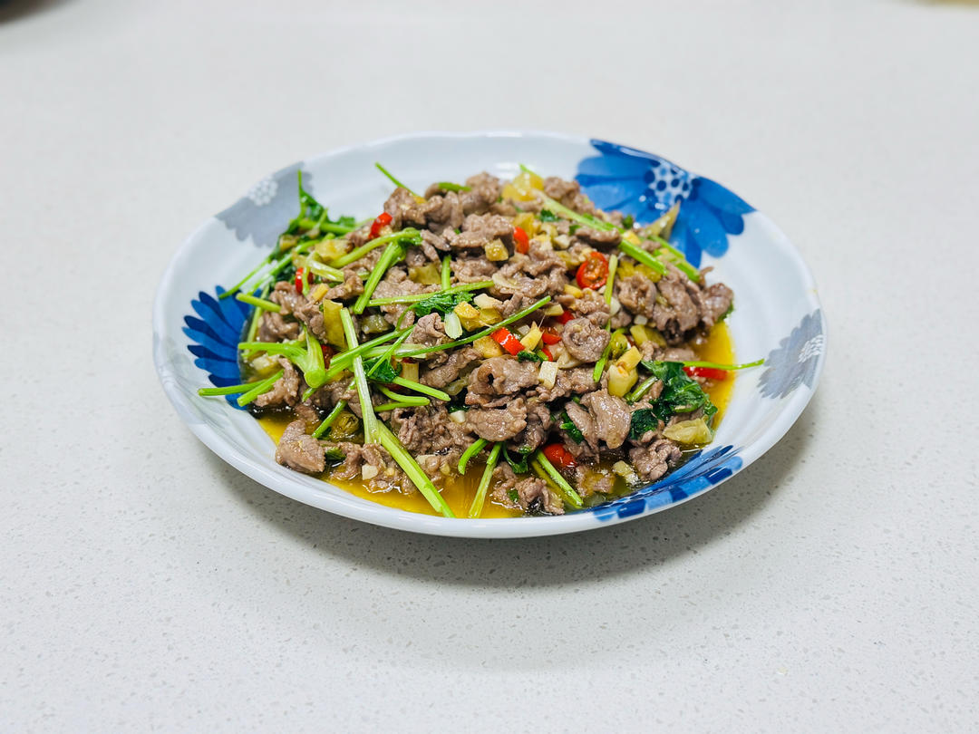 小炒黄牛肉，肉嫩味香！太好吃了简直是米饭杀手！