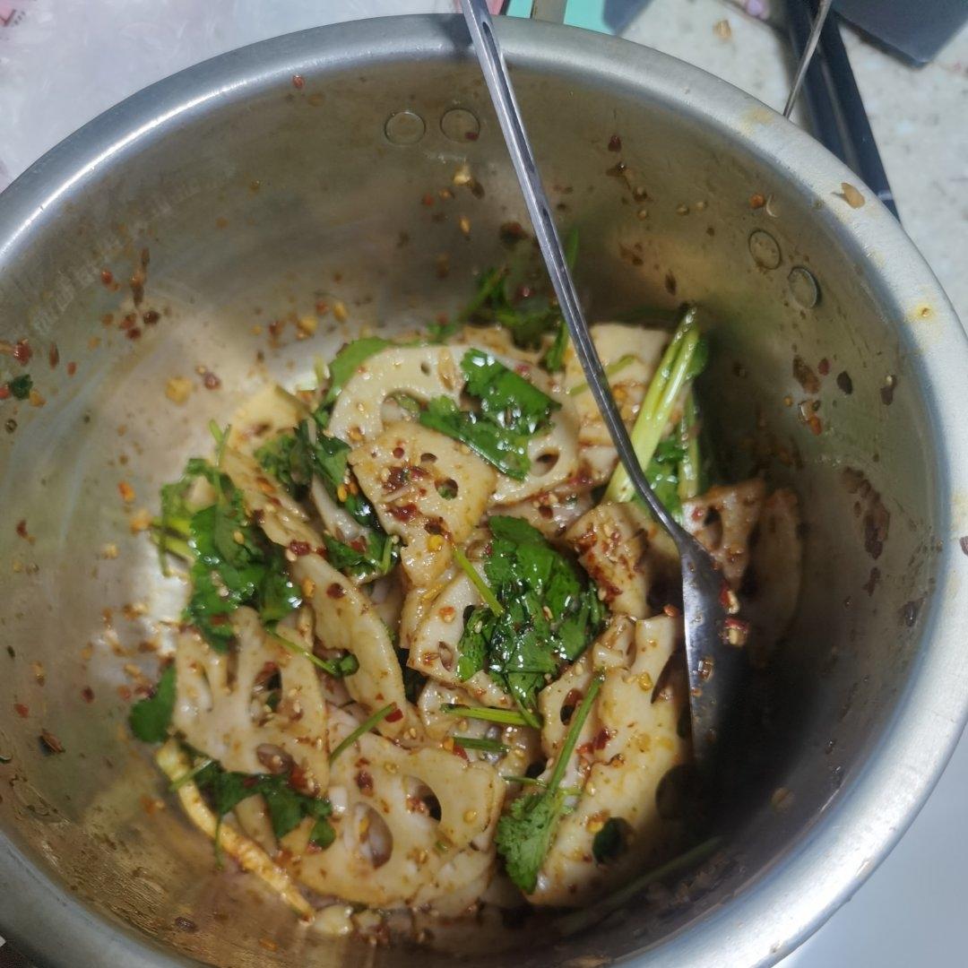 香辣开胃超级好吃的凉拌麻辣藕片！