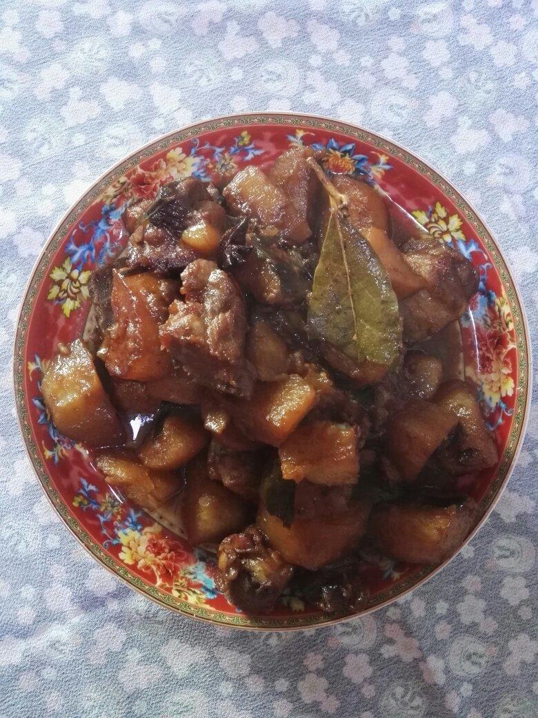 土豆烧排骨