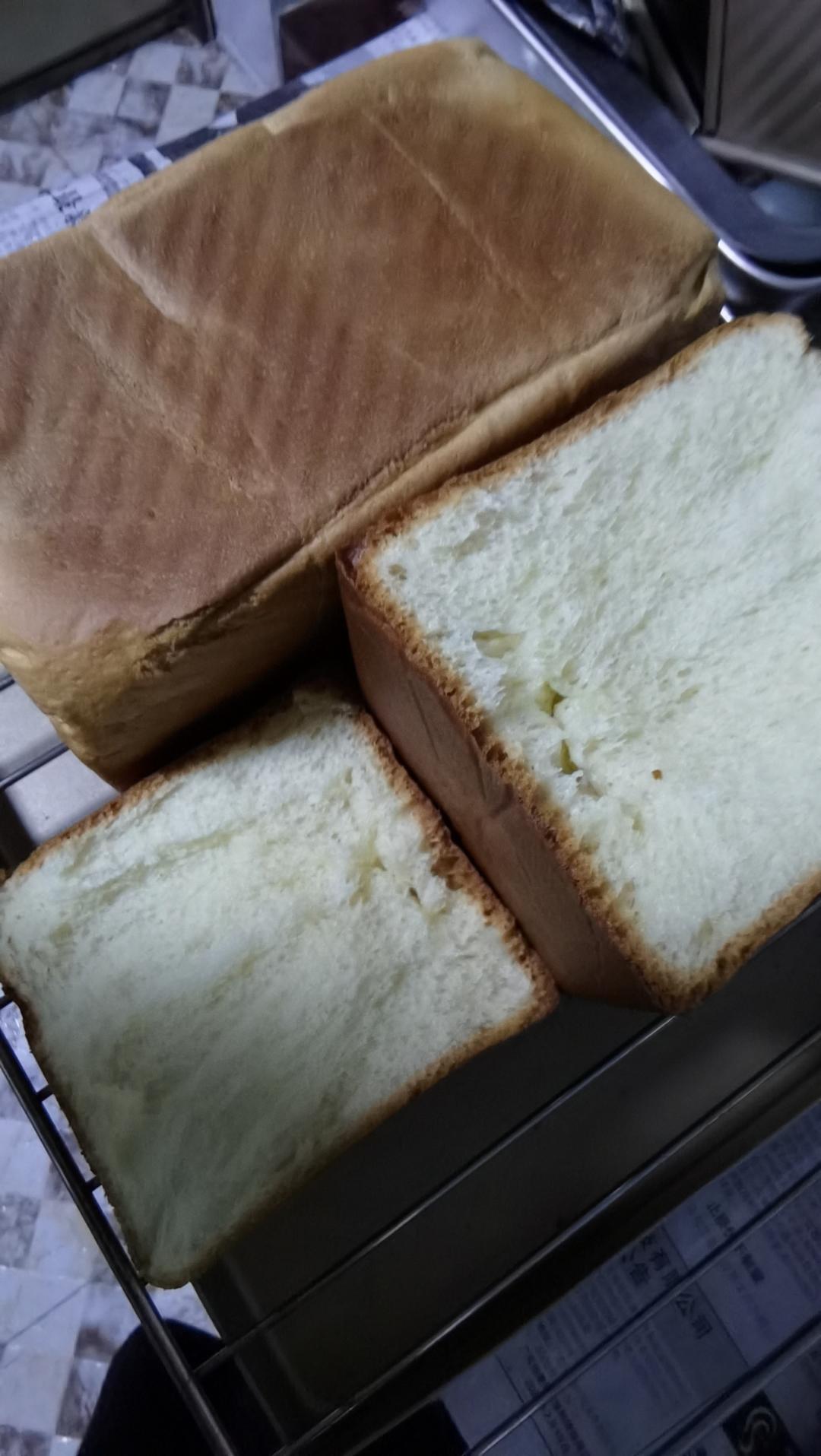 只需一次发酵的超软吐司（附面包机揉手套膜攻略）