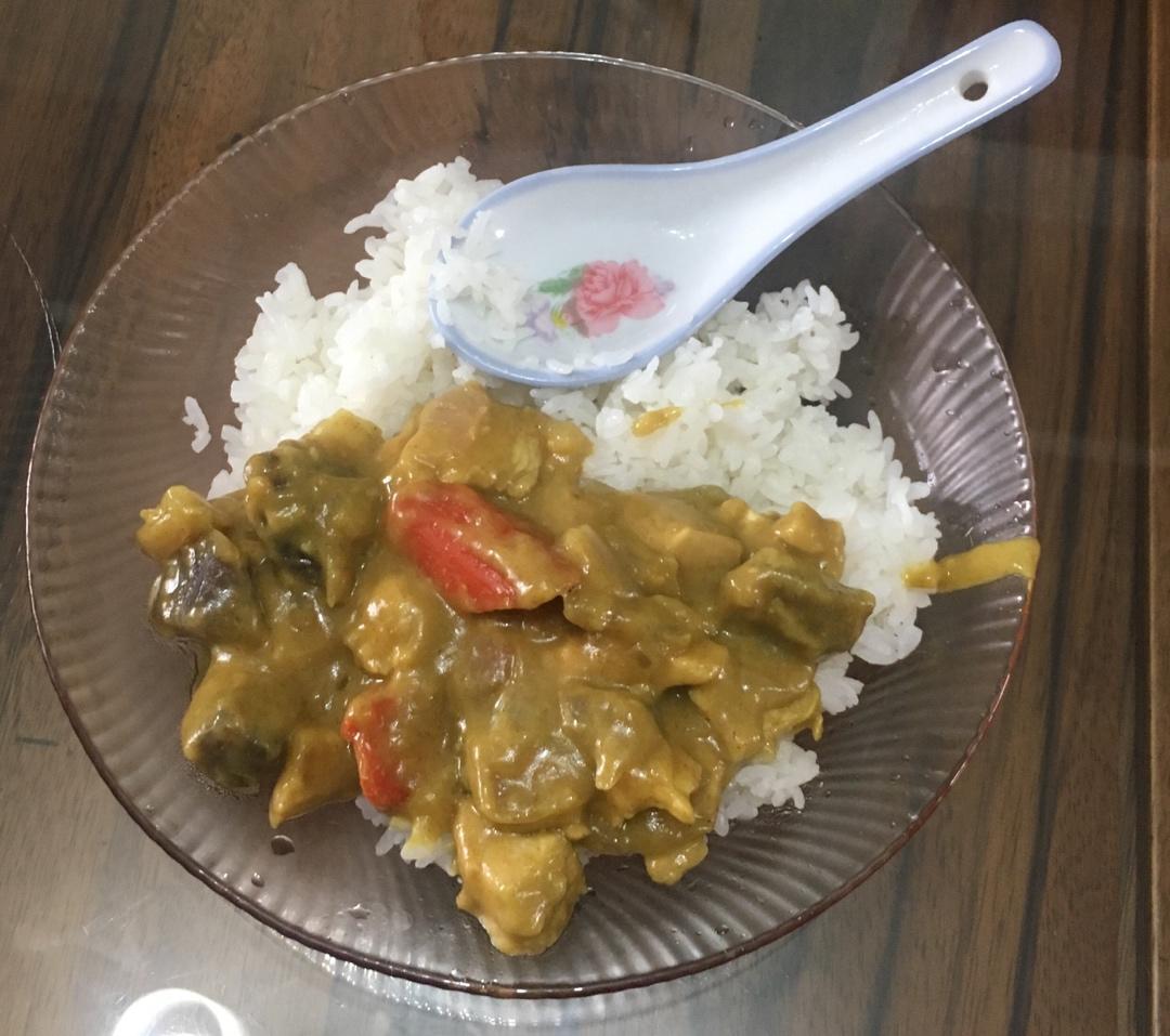 椰浆咖喱鸡肉饭