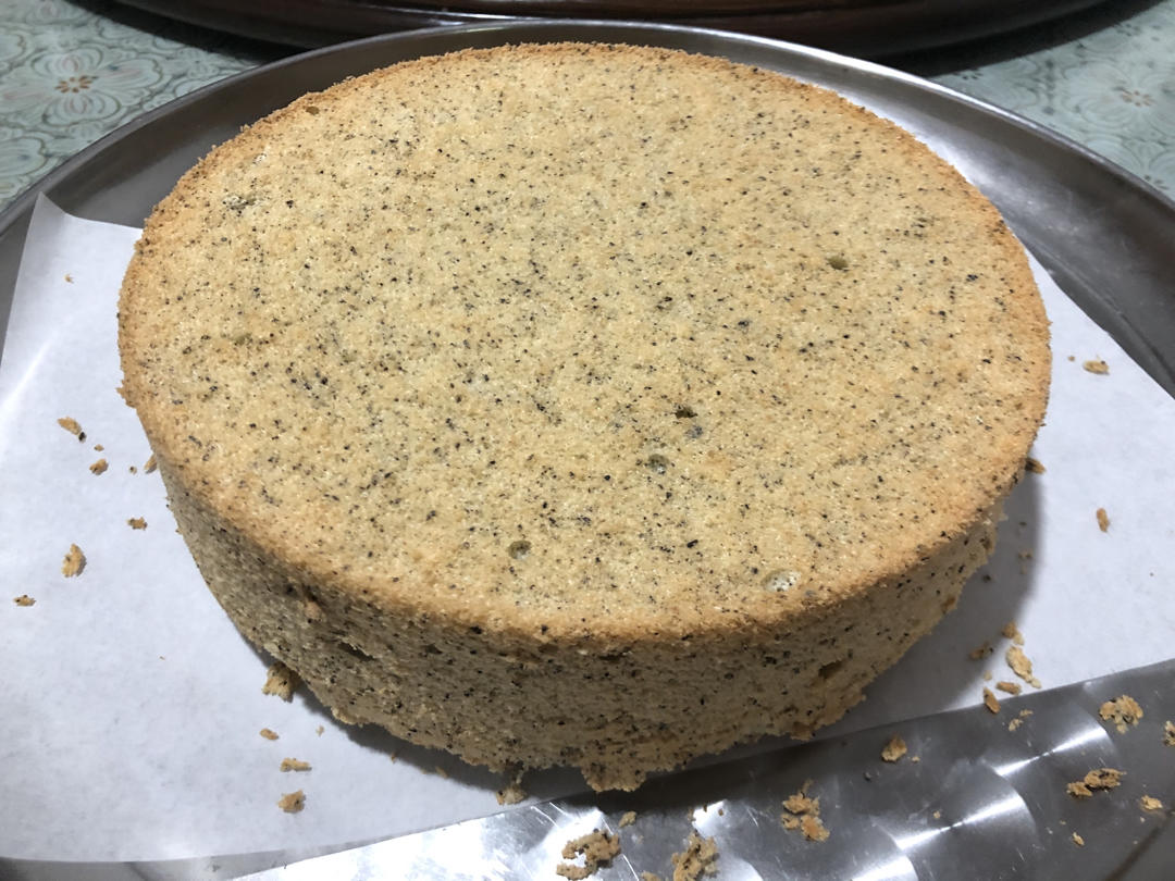 超浓郁柔软细腻的黑芝麻戚风蛋糕🎂（内附详细操作步骤）