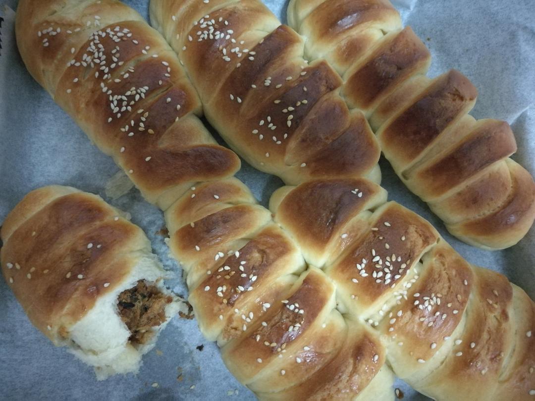 毛毛虫肉松面包