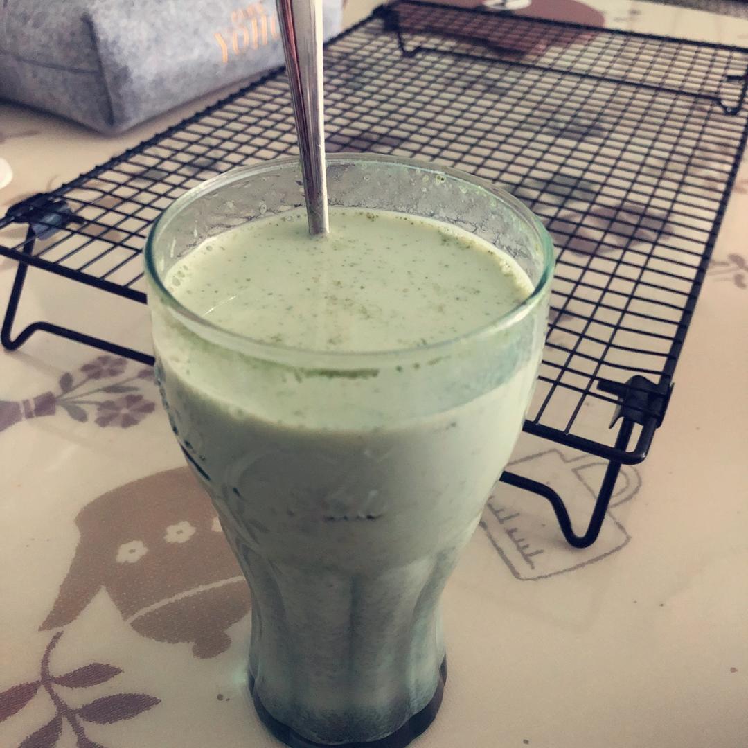 抹茶牛奶