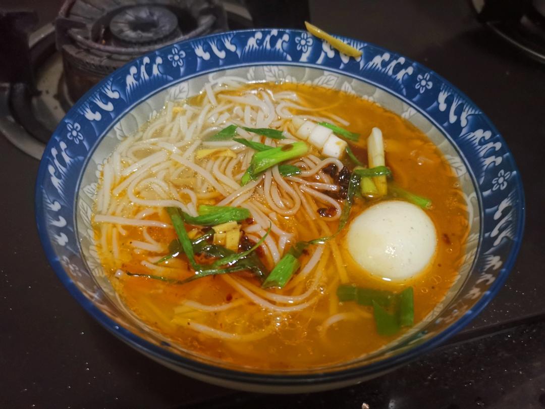 一碗热汤面