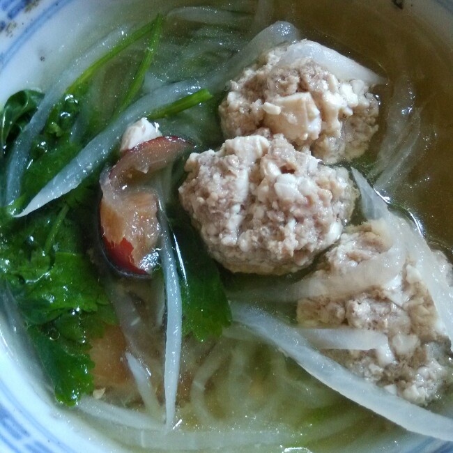 【10分钟系列】白萝卜豆腐圆子汤