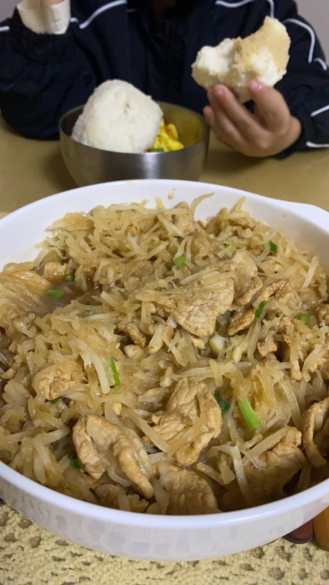 白萝卜丝炒肉
