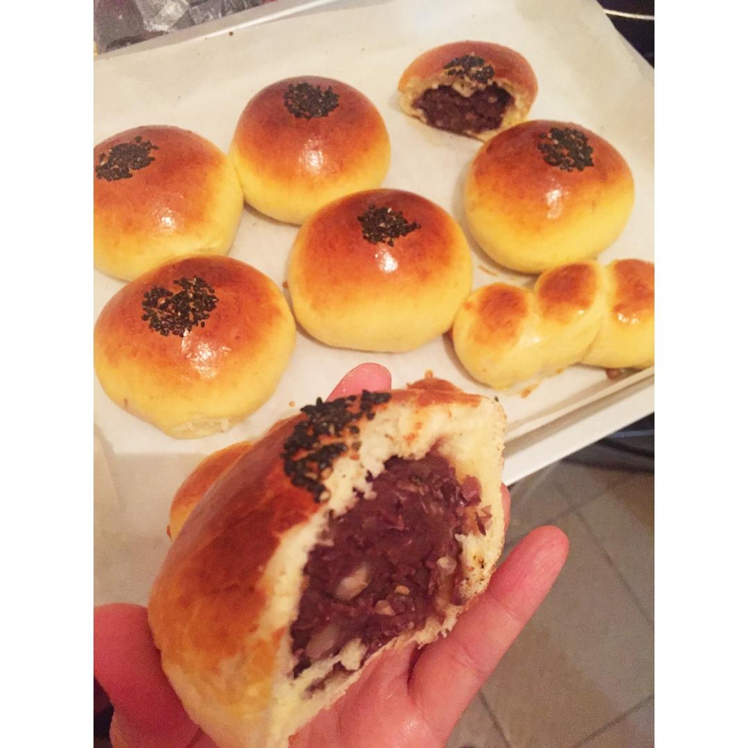 慧美食做的日式传统红豆面包