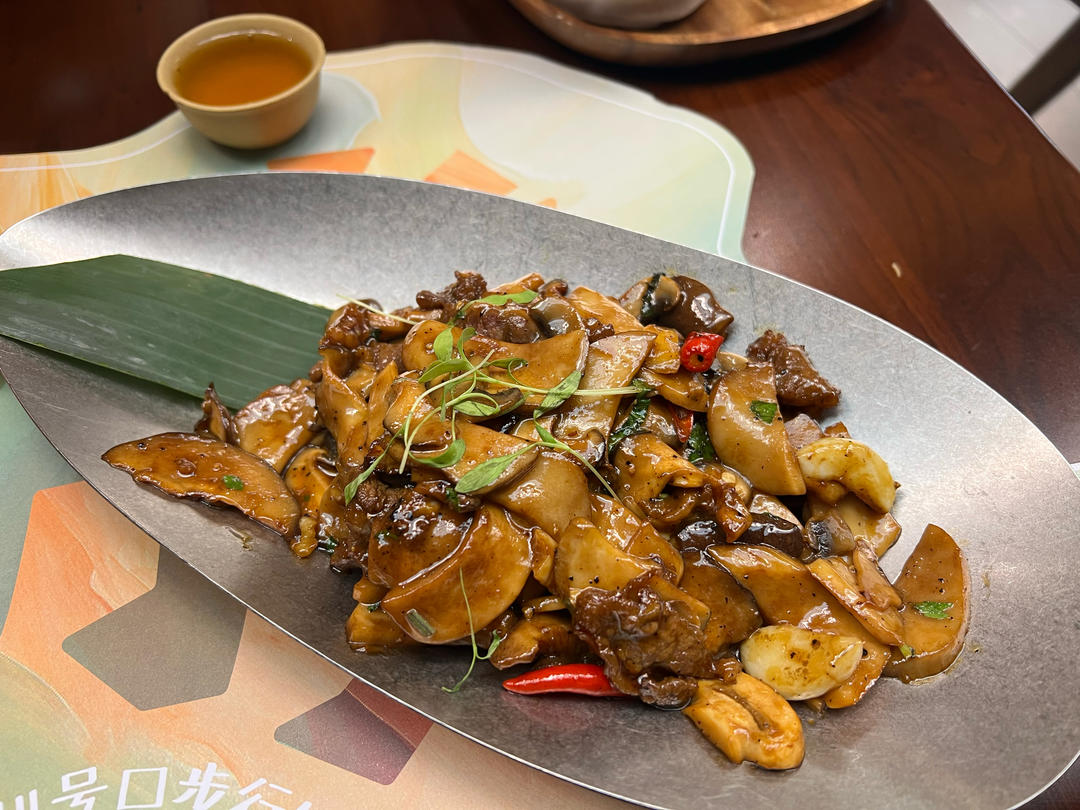 【曦】黑胡椒牛肉炒口蘑