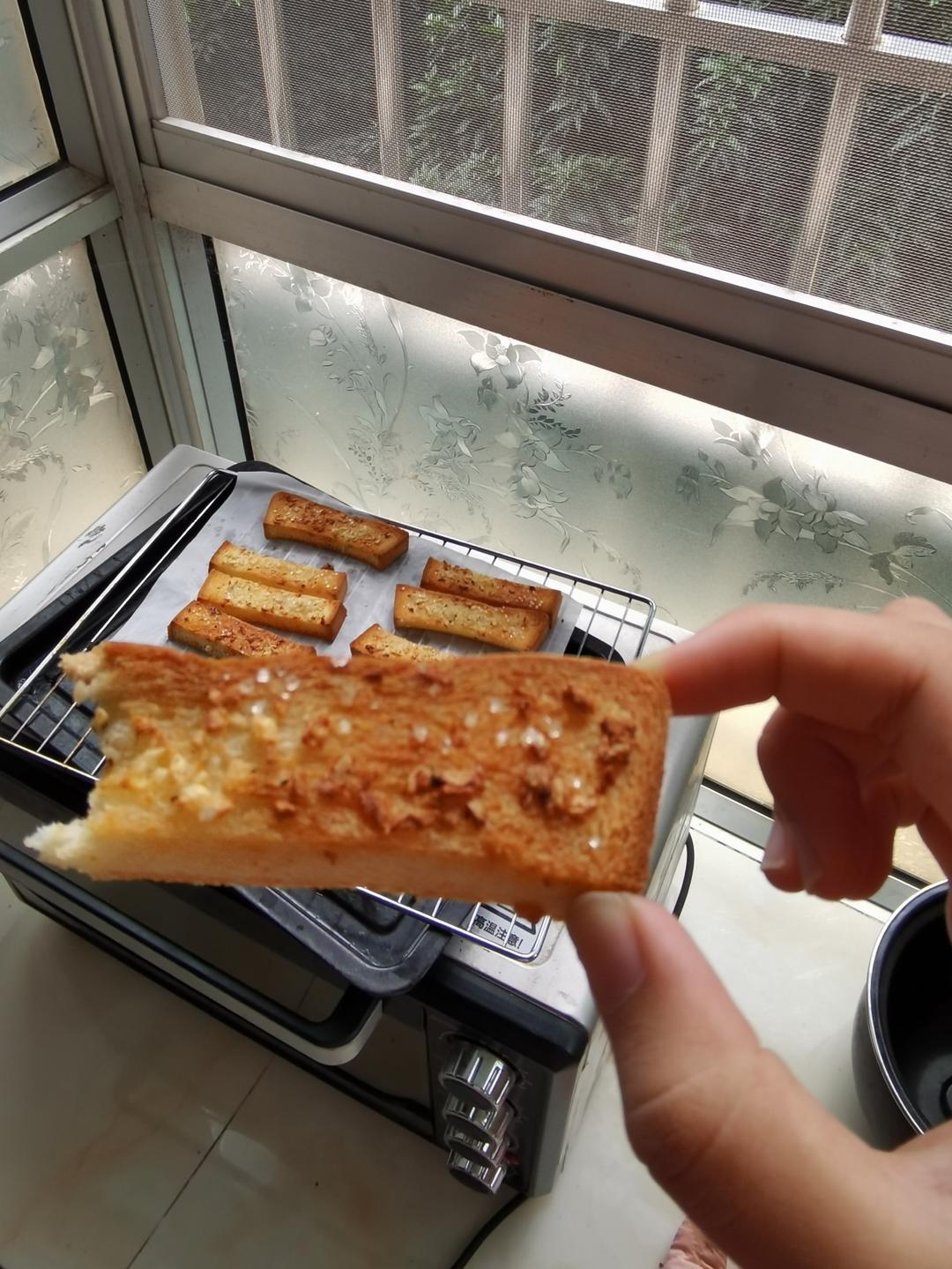 蒜香吐司条