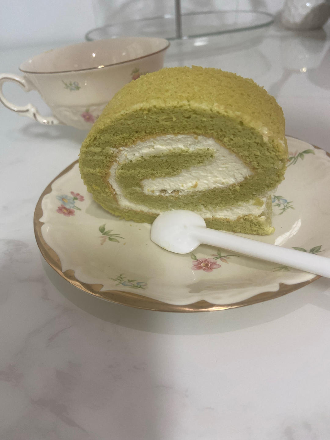 双重开心果酱瑞士卷，你是一幅青黄不接的春天稻田的画卷  C110