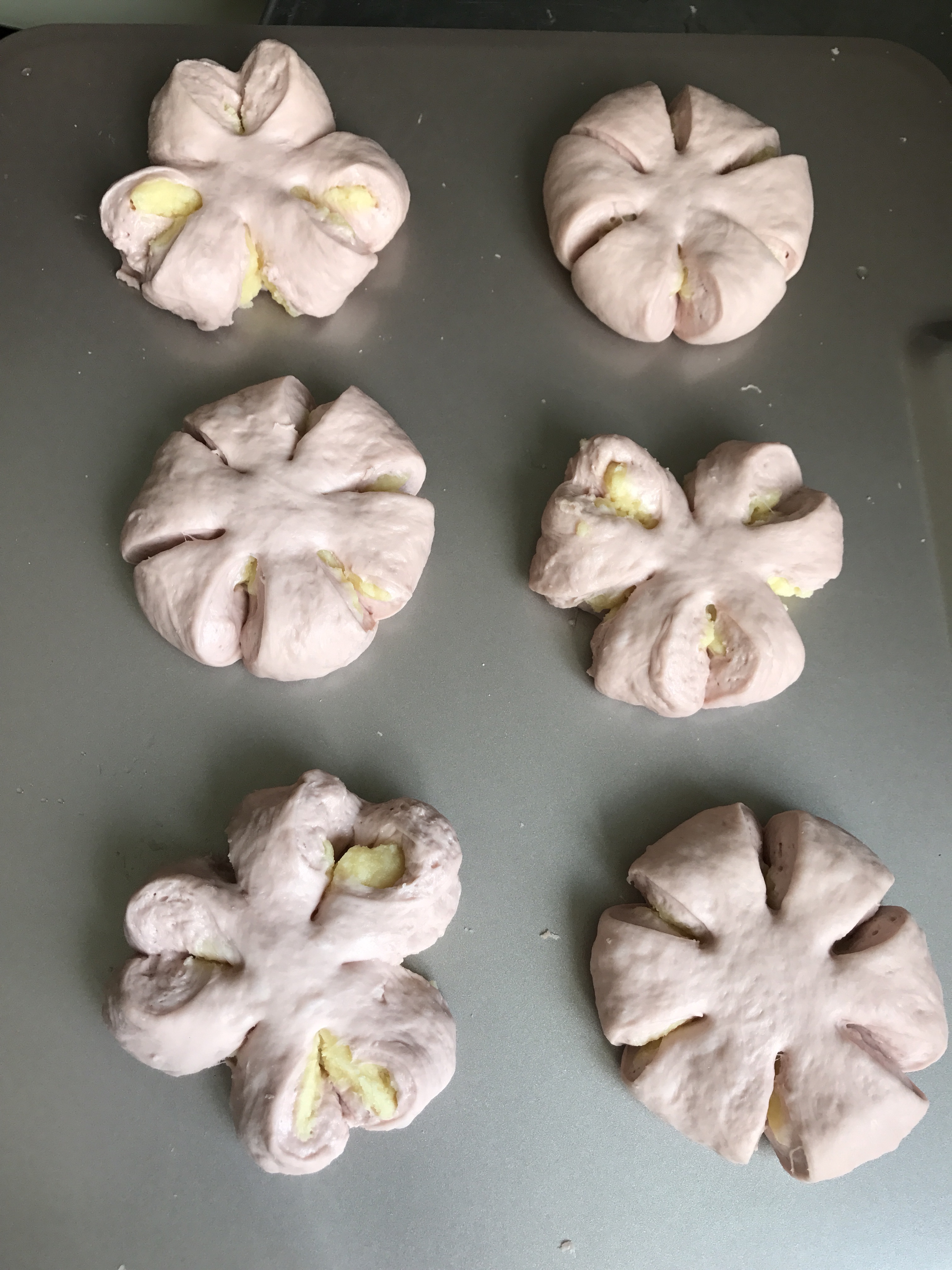 樱の恋——红丝绒花朵奶黄包的做法 步骤10