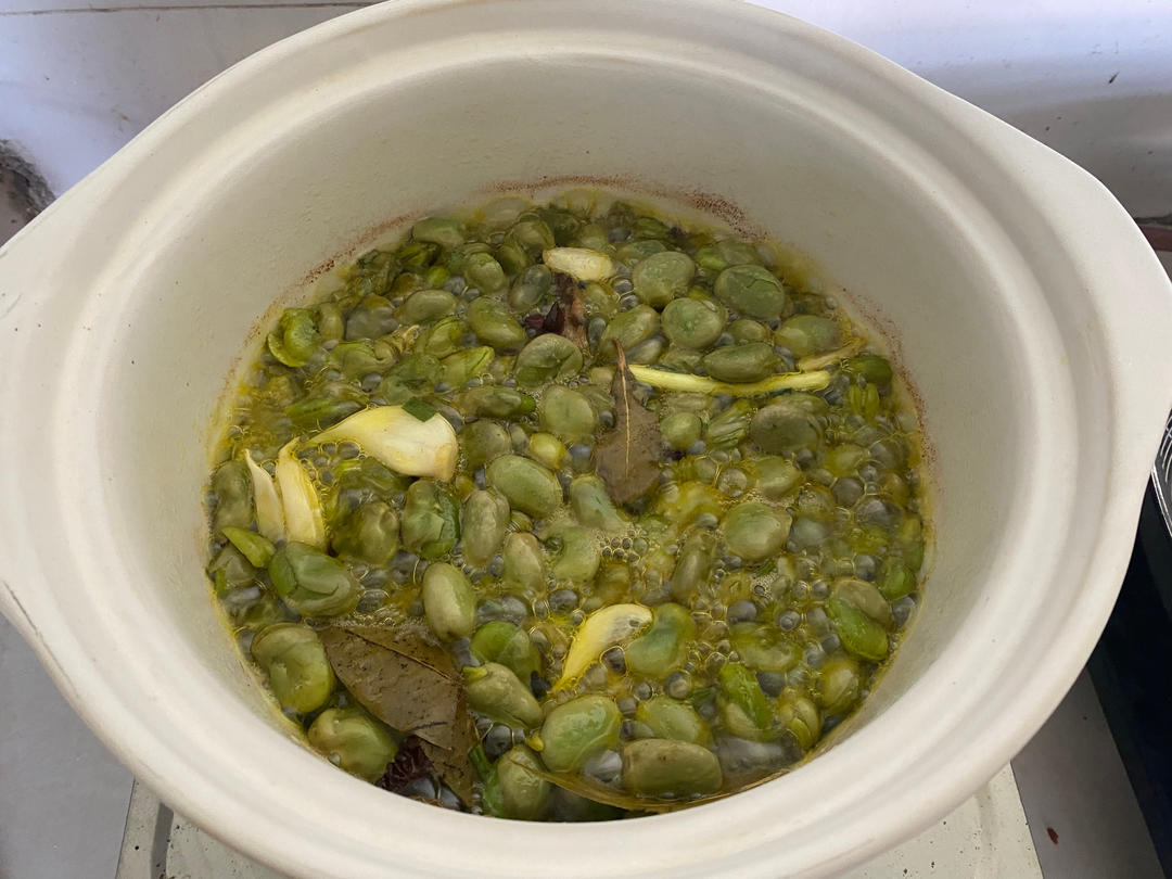 油焖蚕豆
