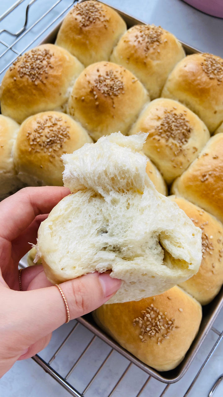 🥛超简单快手，柔软拉丝，一次发酵，牛奶小餐包