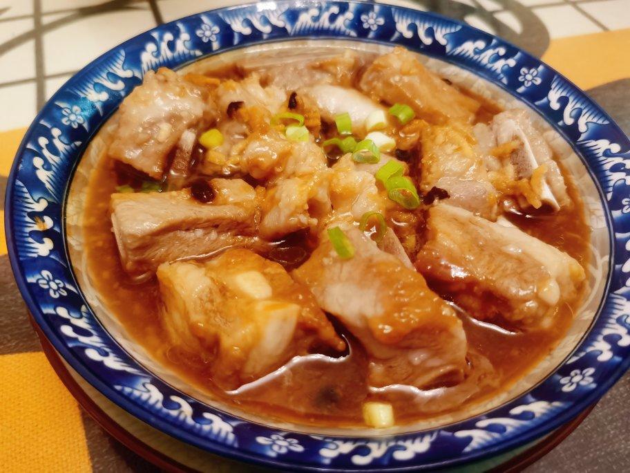 排骨怎么蒸才嫩？第一步先焯水就错了，记住这个窍门排骨嫩滑多汁