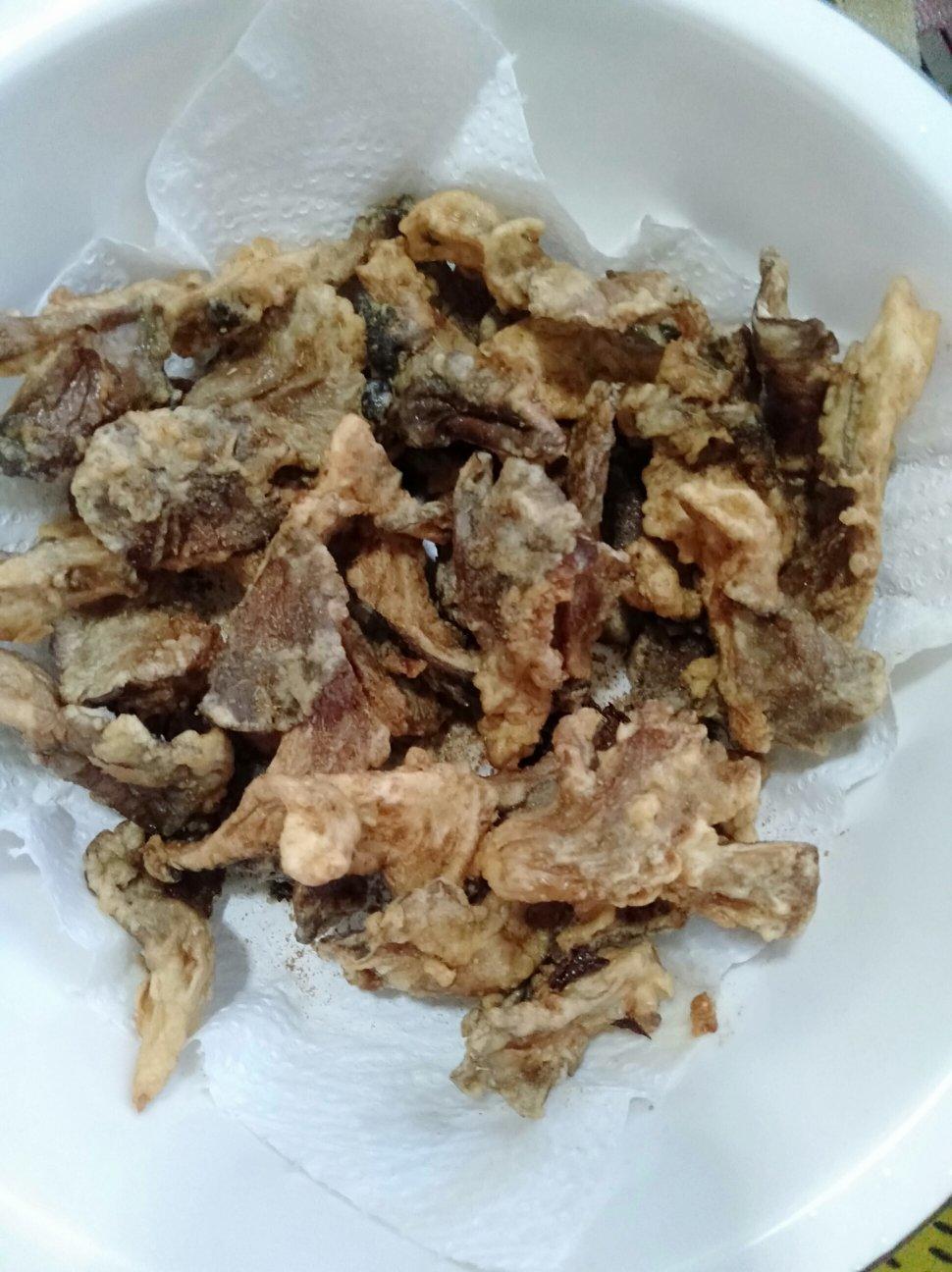 炸蘑菇用不用焯水？裹淀粉还是面粉？厨师长告诉你