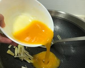 韭黄炒蛋的做法 步骤6