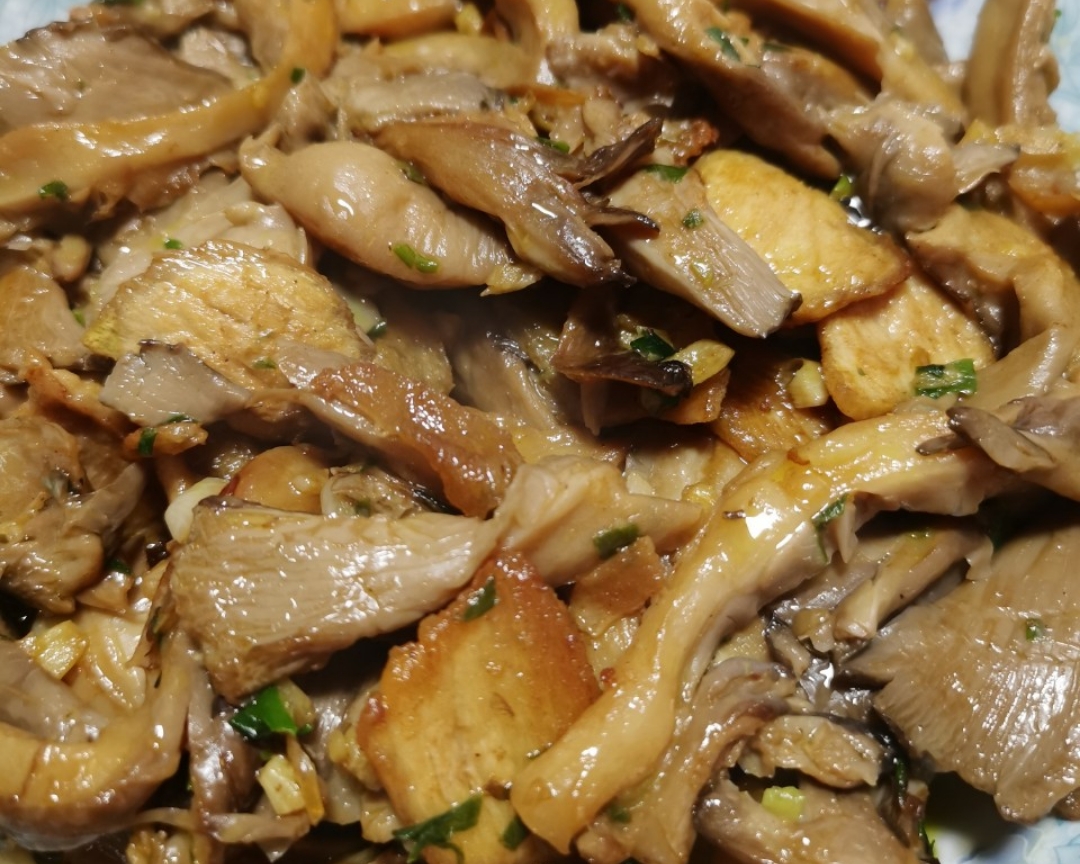 鲜蘑炒肉片