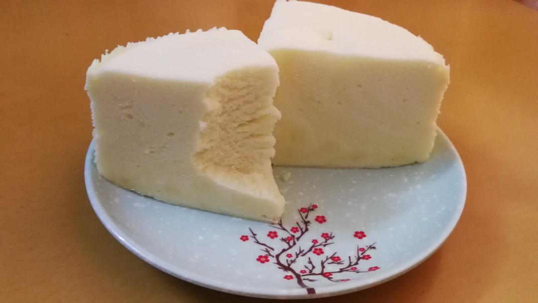 轻乳酪口感的酸奶舒芙蕾蛋糕