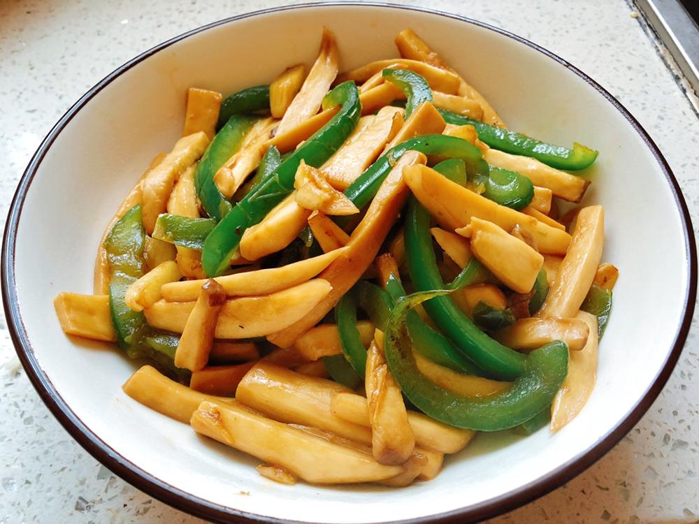 青椒素炒杏鲍菇