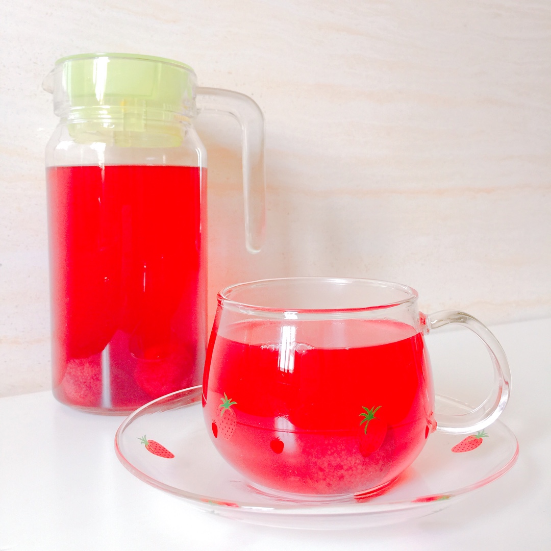 胭脂红酸甜杨梅水