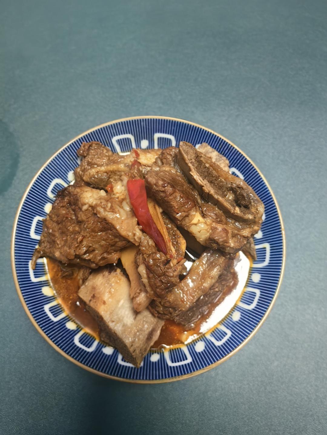 家常红烧牛排骨