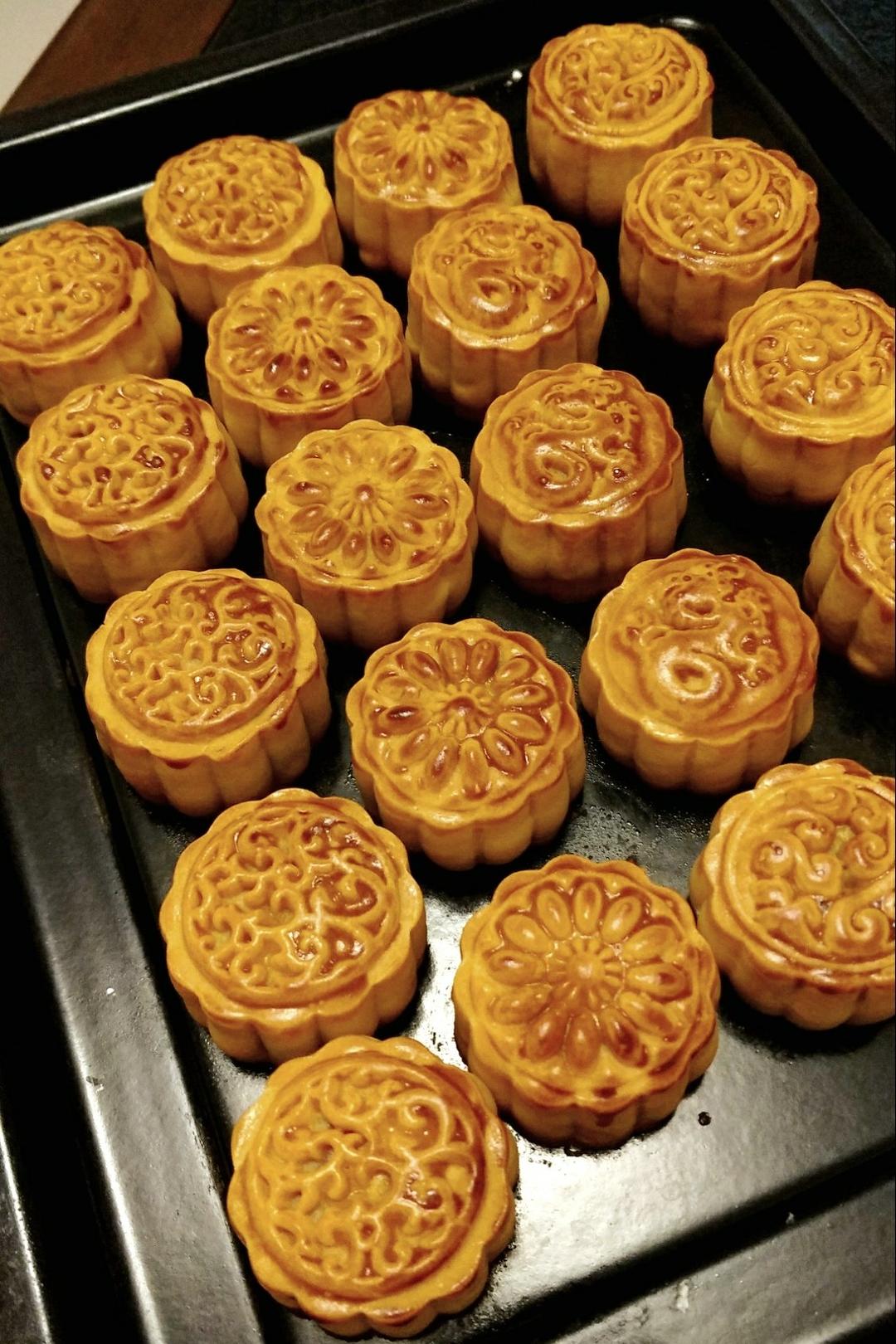 广式月饼——蛋黄莲蓉月饼