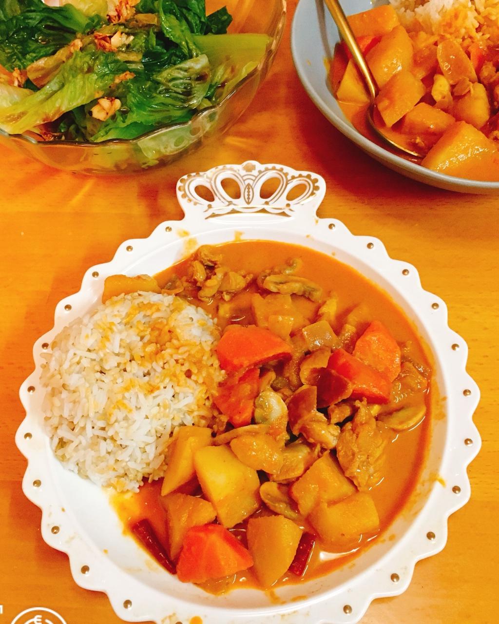 红咖喱鸡肉炖杂蔬