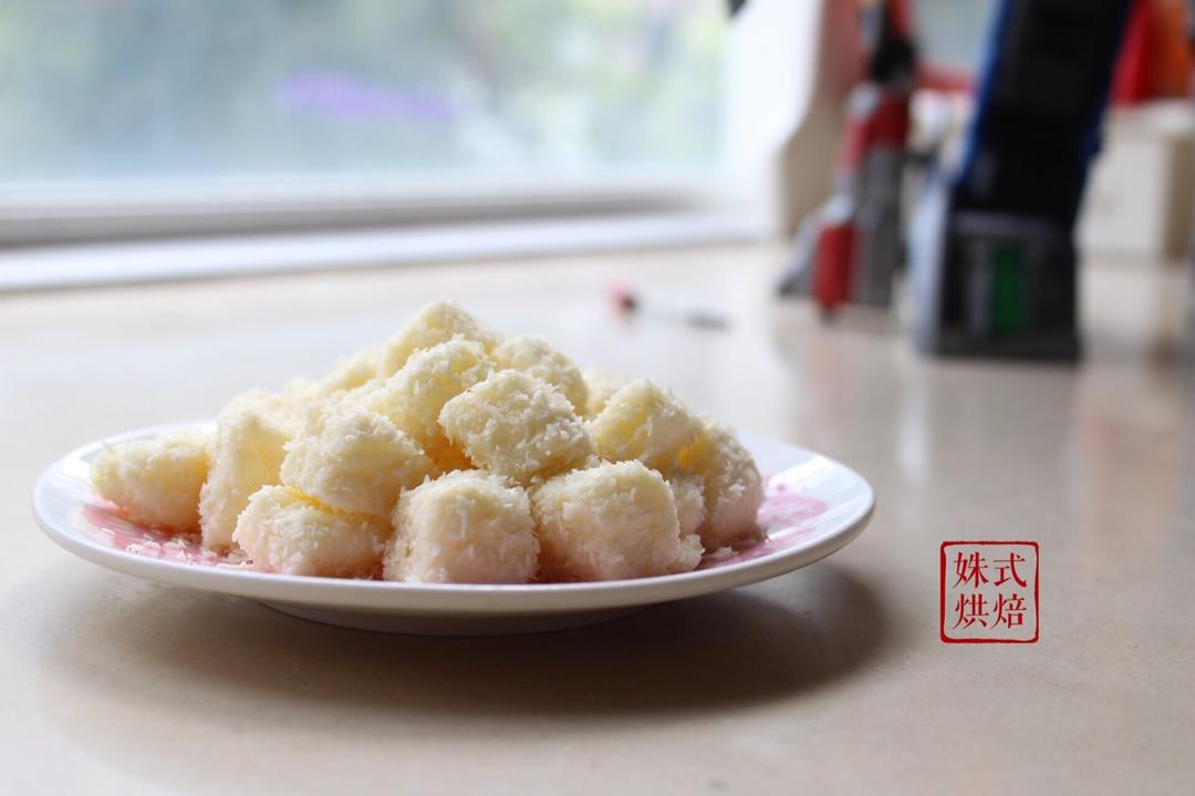 椰丝牛奶小方糕
