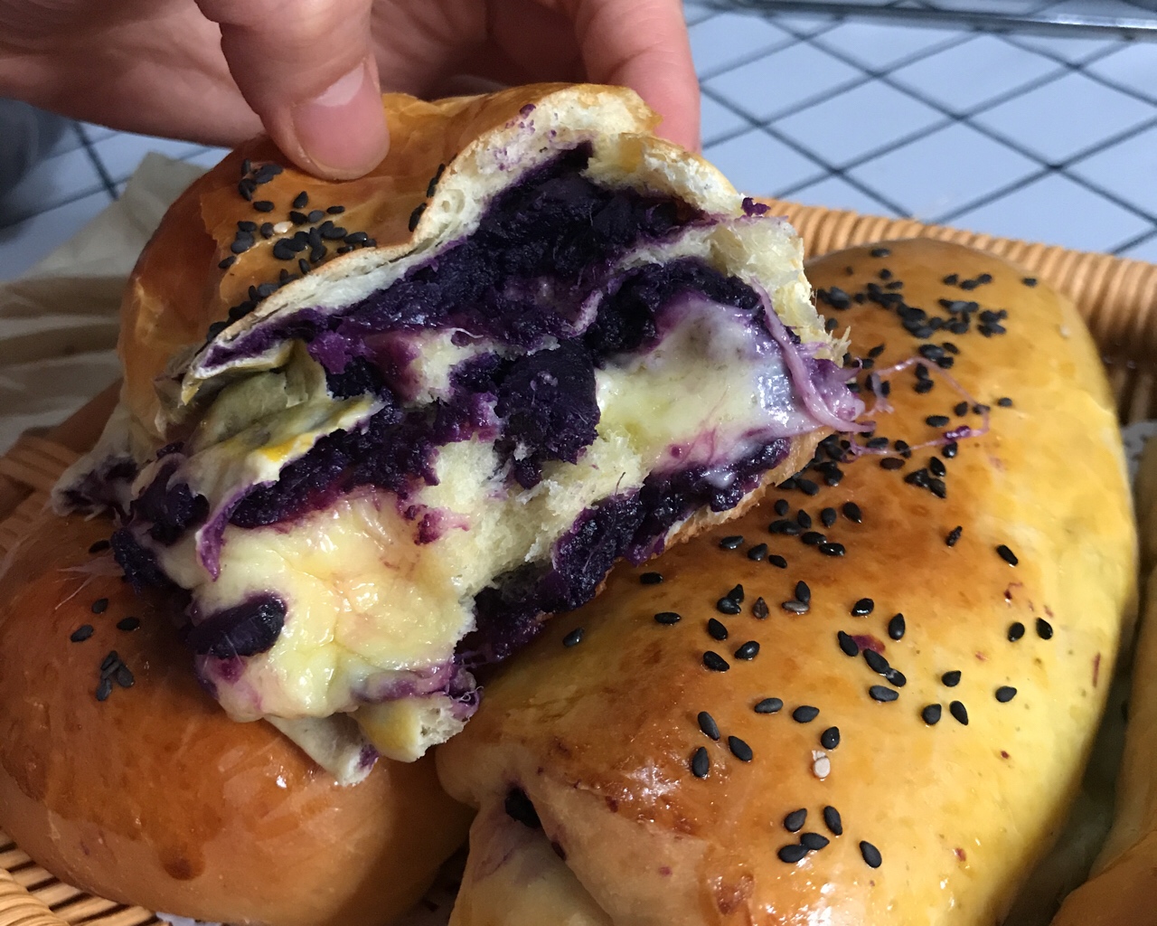 会拉丝🉐️紫薯芝士包