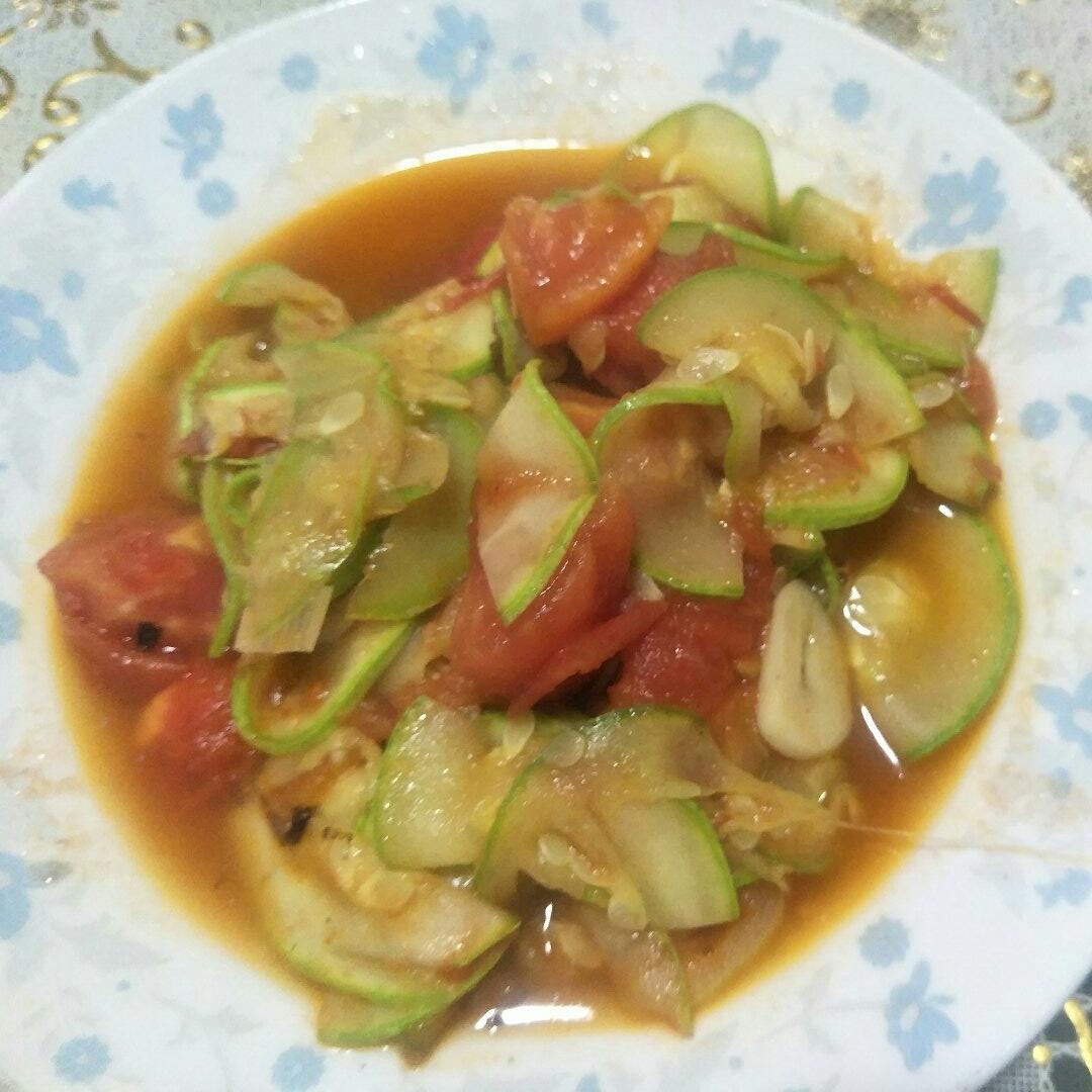 西红柿炒西葫芦