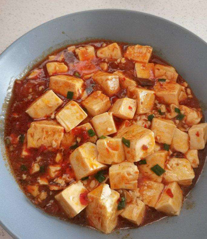 红烧豆腐，没有比这个更简单的了，好下饭