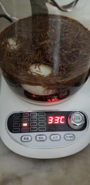 白莲须煲鸡蛋（孕妇去胎毒）的做法 步骤3