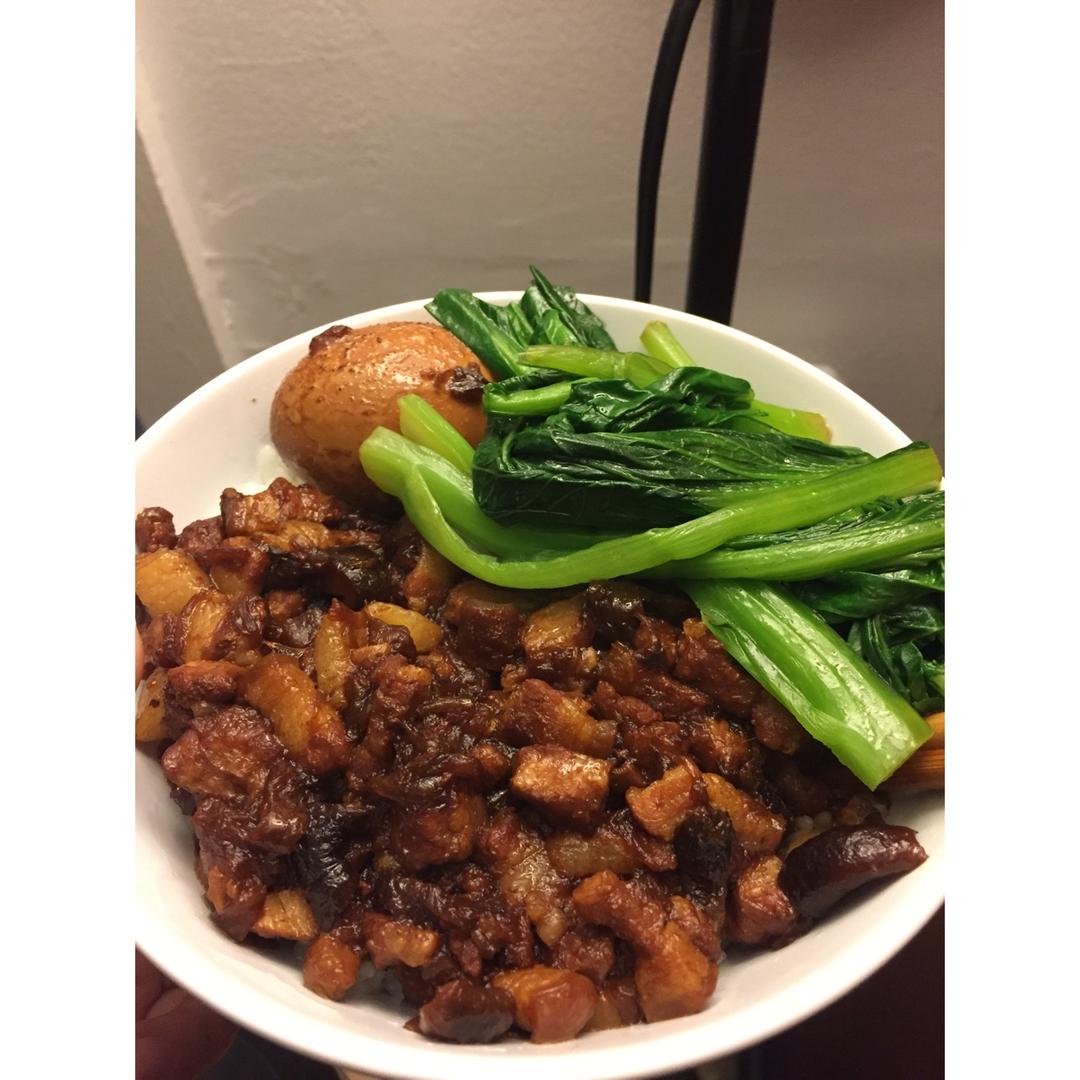 洋葱酥卤肉饭