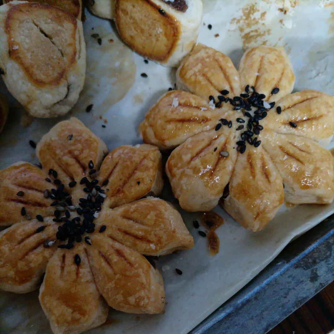 中式酥点（豆沙酥、菊花酥、葵花酥）