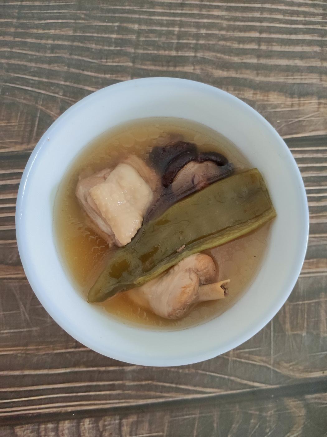 台式剥皮辣椒鸡汤