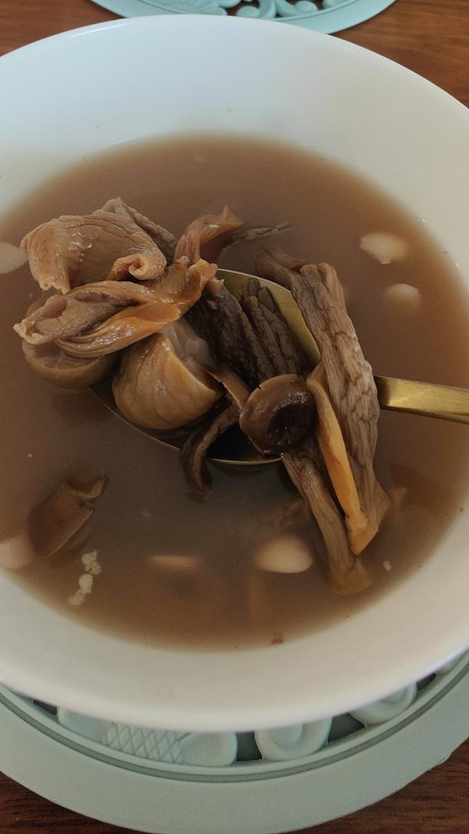 【鹿茸菌素汤的做法步骤图,鹿茸菌素汤怎么做好吃】安娜的随手记_下厨房